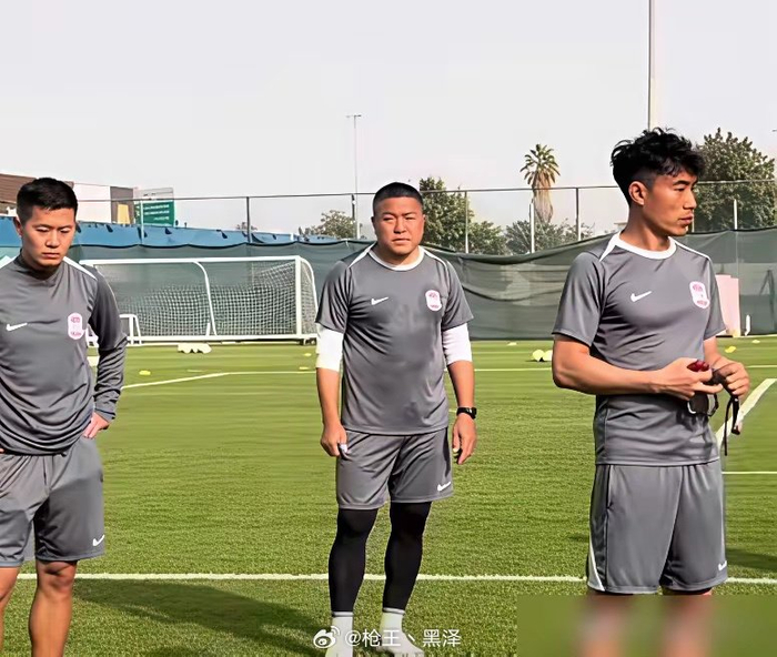 足球篮球直播-郑智率西海岸队迪拜苦练，球员称比广州训练更狠|广州恒大|中国男足|黄博文|广州队|梅方_新浪新闻
