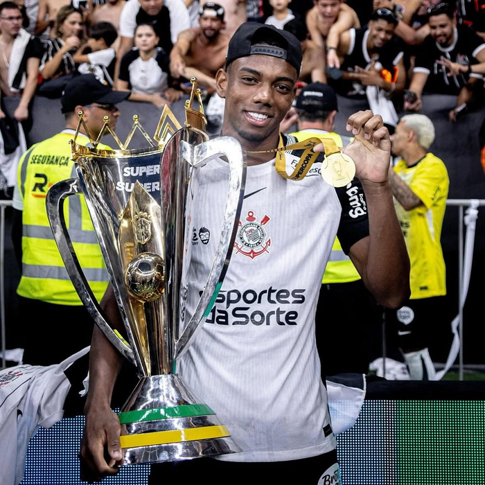 官方数据-米兰签署安德烈交易文件，或就科林蒂安违约诉诸国际足联|AC米兰|安德烈-安德烈|米兰-科林|ac米兰|巴甲_新浪体育_新浪新闻