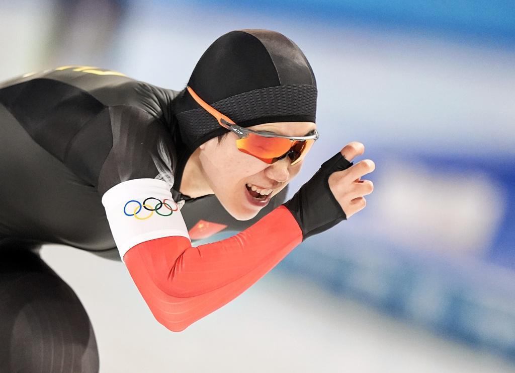 足球篮球直播-受伤一度下不了床，田芮宁丈量中国速滑与世界巅峰的距离