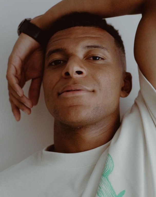 姆巴佩：今年我赢不了金球，登贝莱和阿什拉夫谁拿我都会非常高兴